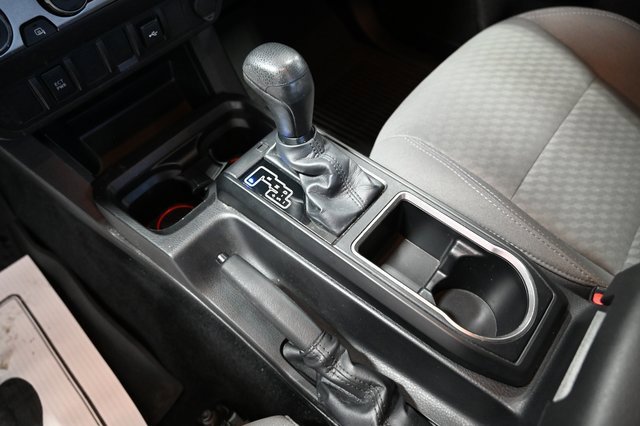 Used 2022 Toyota Tacoma SR image 19