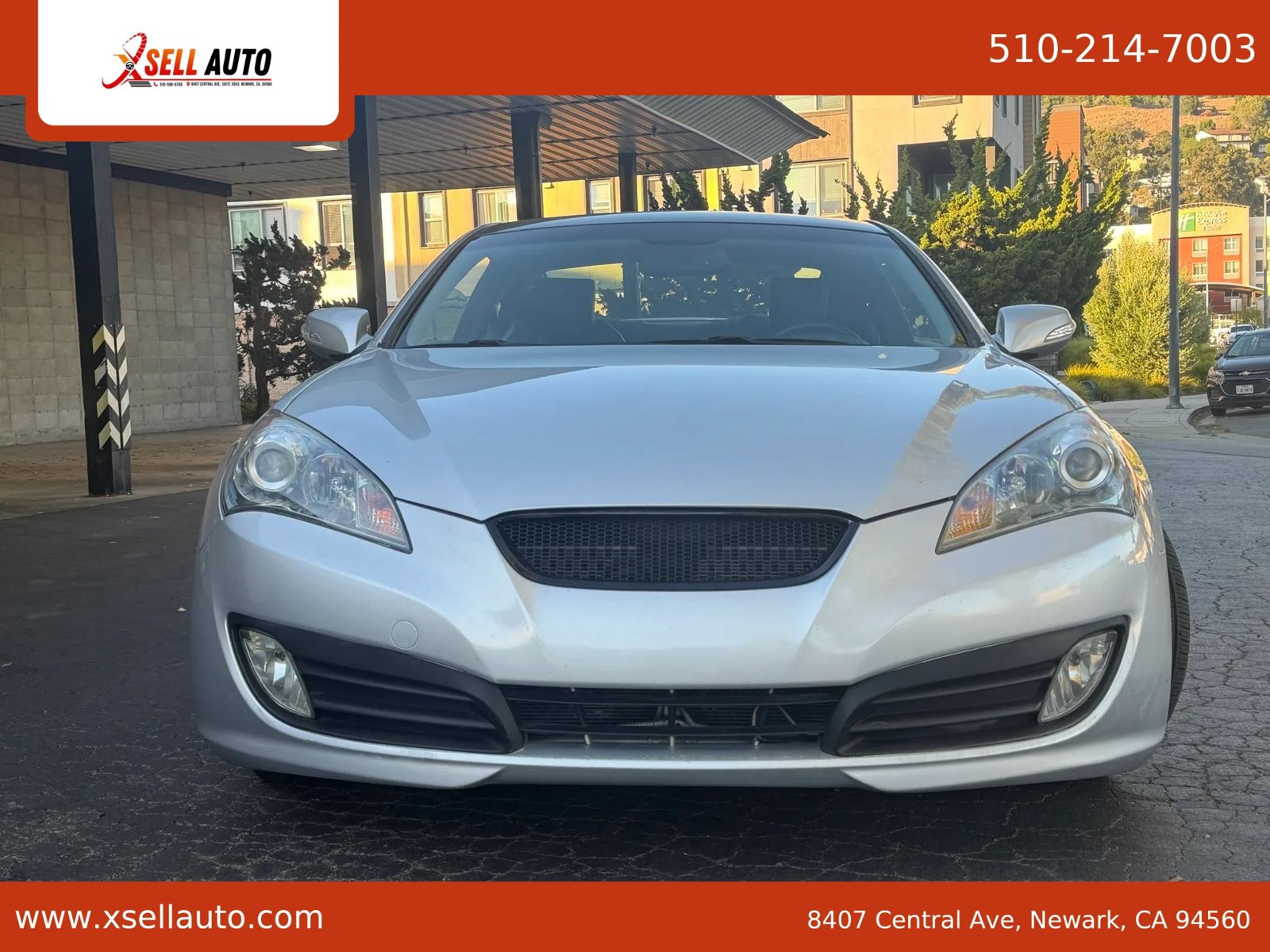 Used 2011 Hyundai Genesis 3.8 RWD image 2