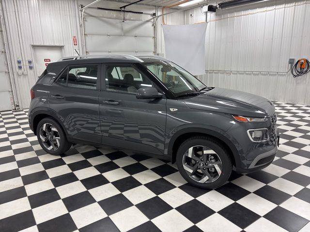 Used 2026 Hyundai Venue SEL FWD image 2