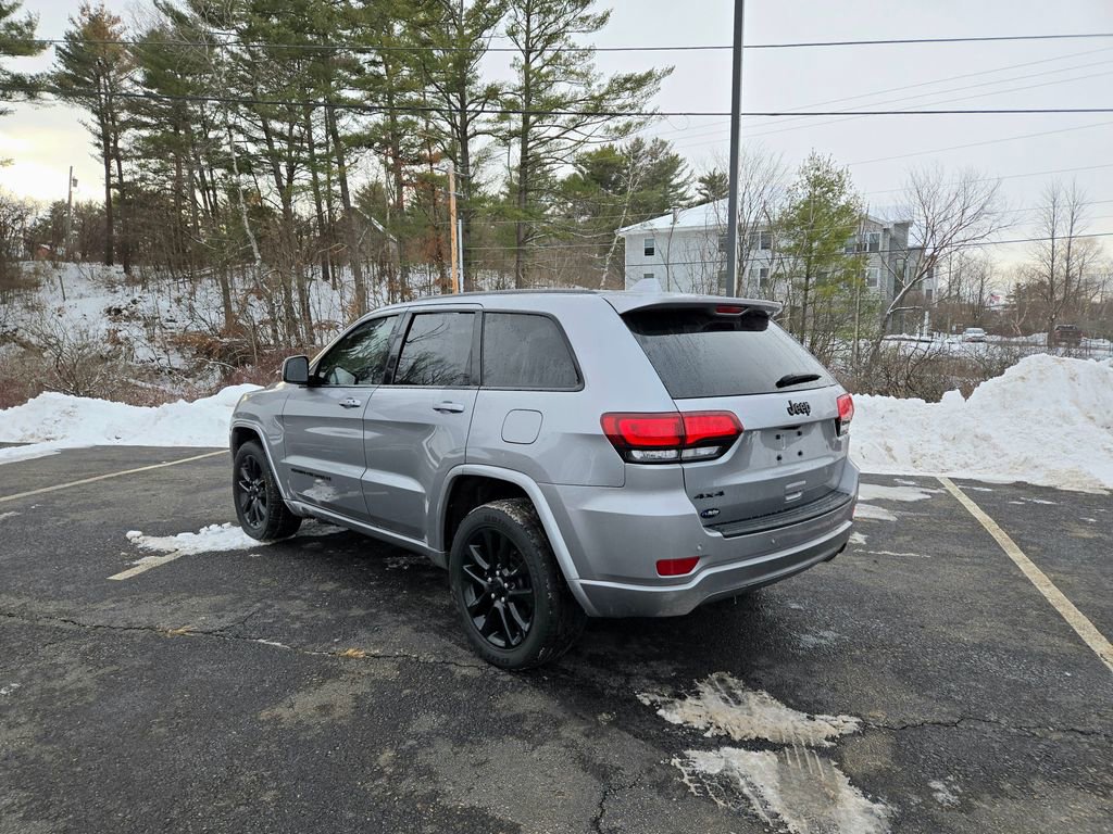 Used 2021 Jeep Grand Cherokee Laredo X image 7