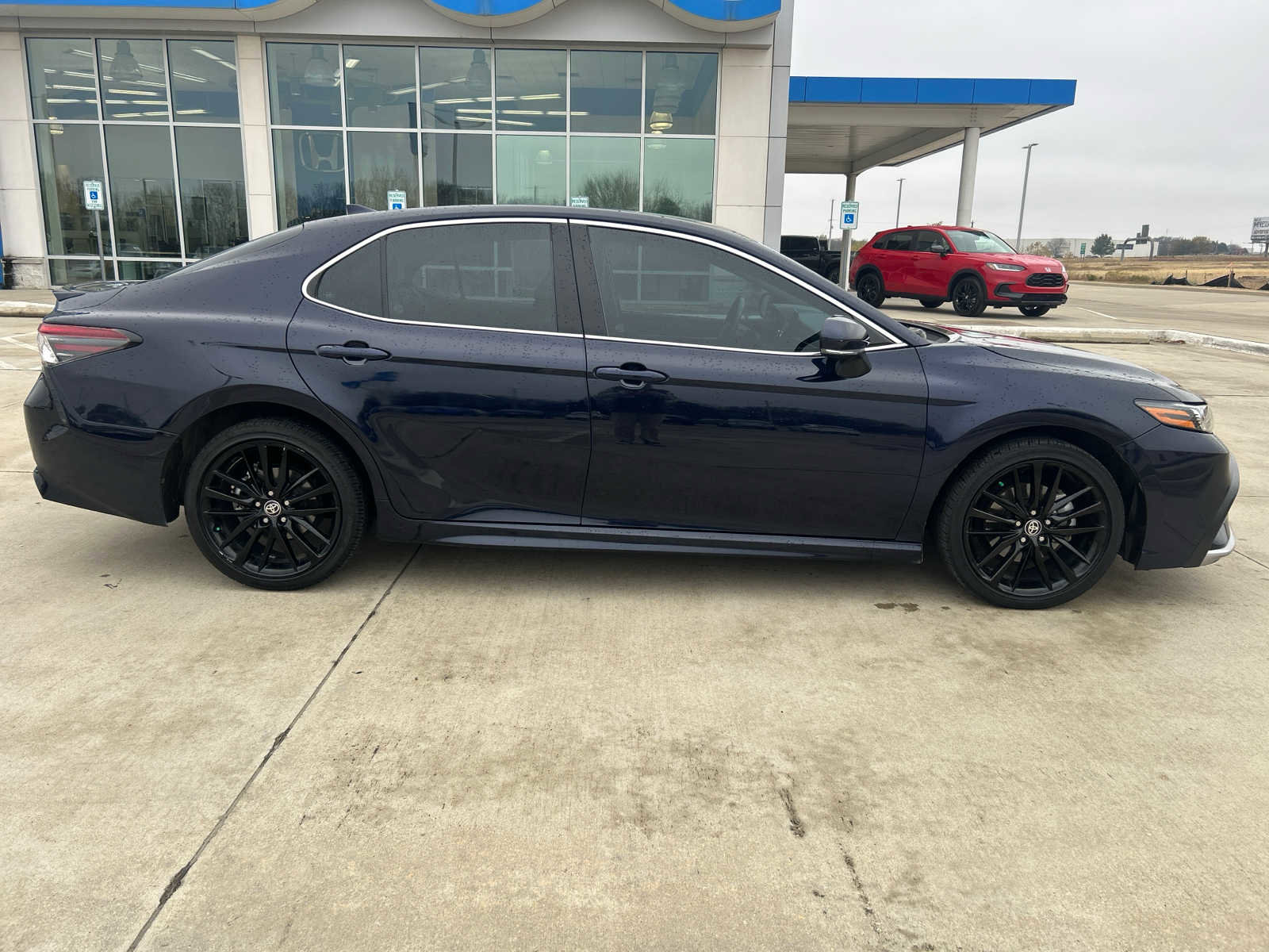 Used 2022 Toyota Camry XSE image 8