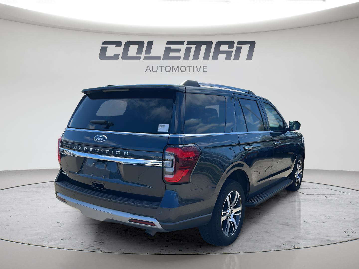 Used 2024 Ford Expedition Limited image 5