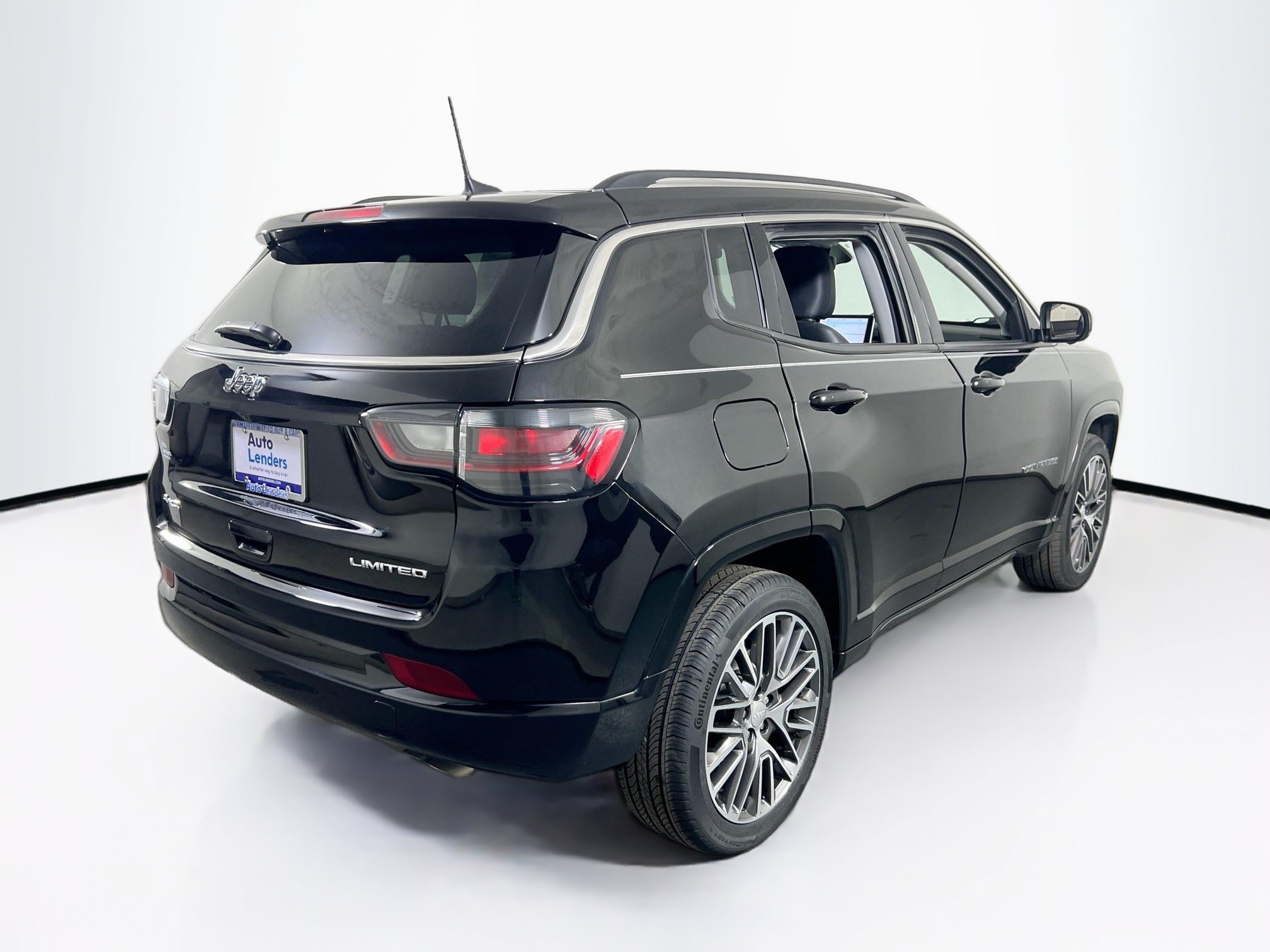 Used 2022 Jeep Compass Limited w/ Elite Group AWD/4WD image 5