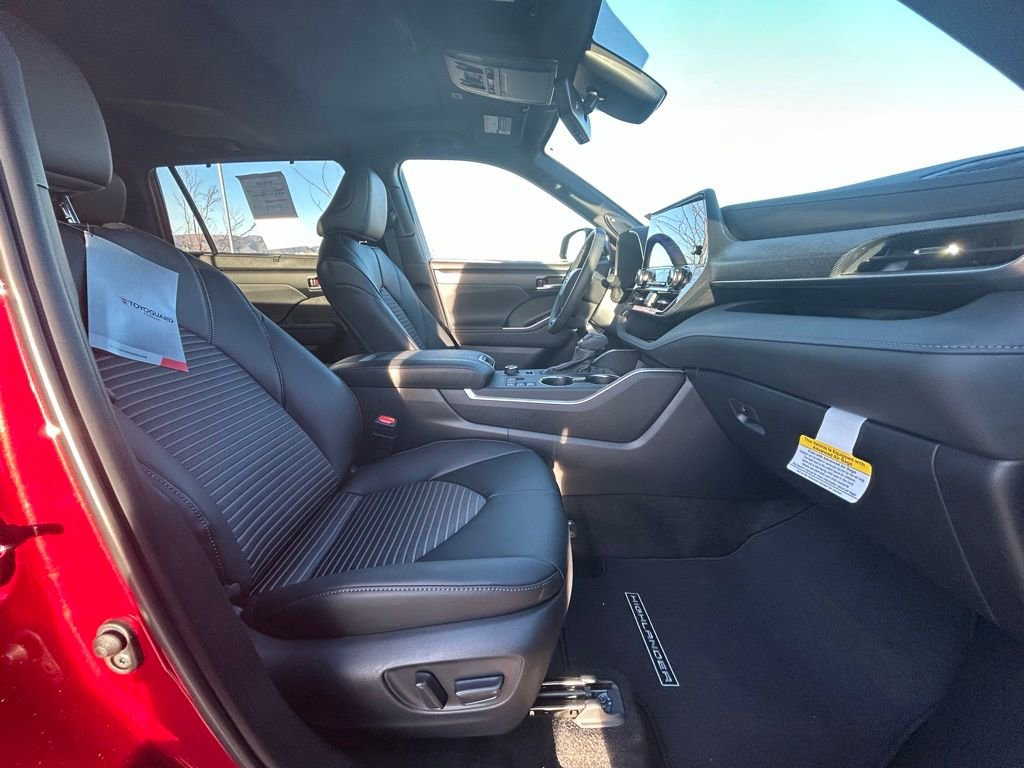 Used 2026 Toyota Highlander XSE image 27