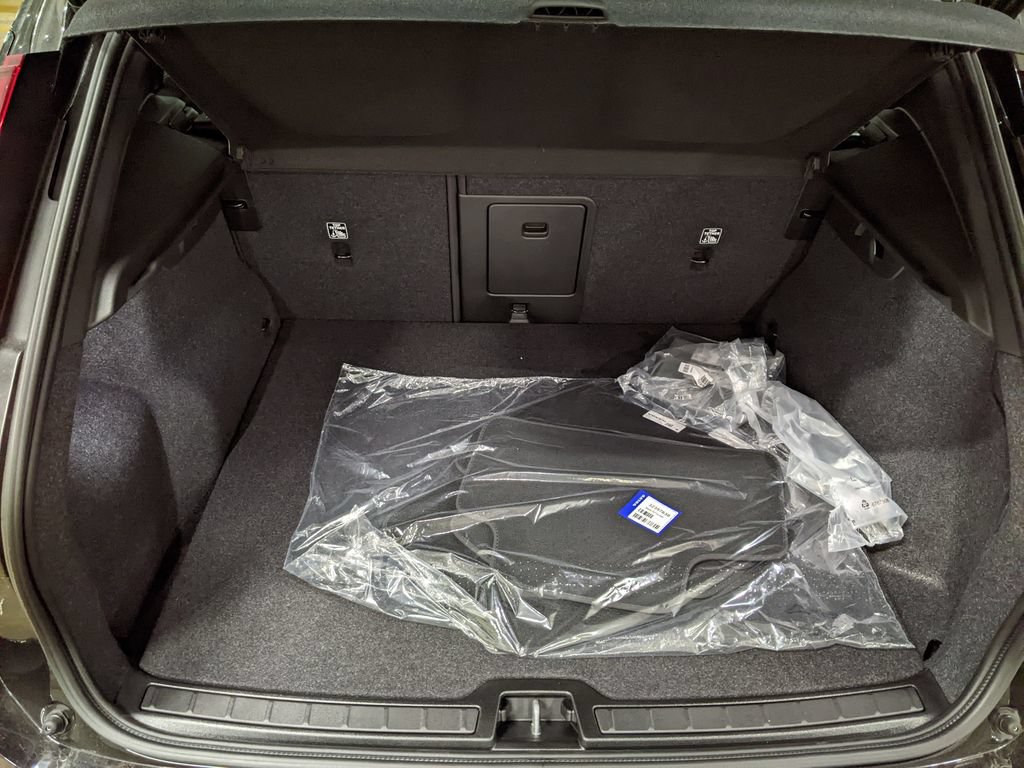 New 2026 Volvo XC40 B5 Core w/ Climate Package AWD/4WD image 26