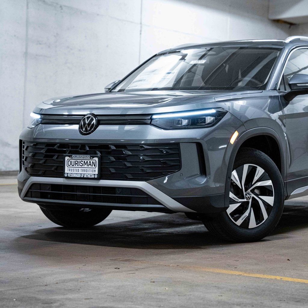 New 2026 Volkswagen Tiguan S AWD/4WD image 2