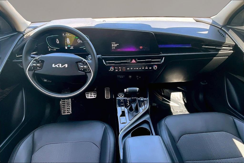Certified 2024 Kia Niro EX Touring FWD image 7