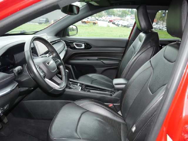 Used 2022 Jeep Compass Limited w/ (RED) Package AWD/4WD image 2