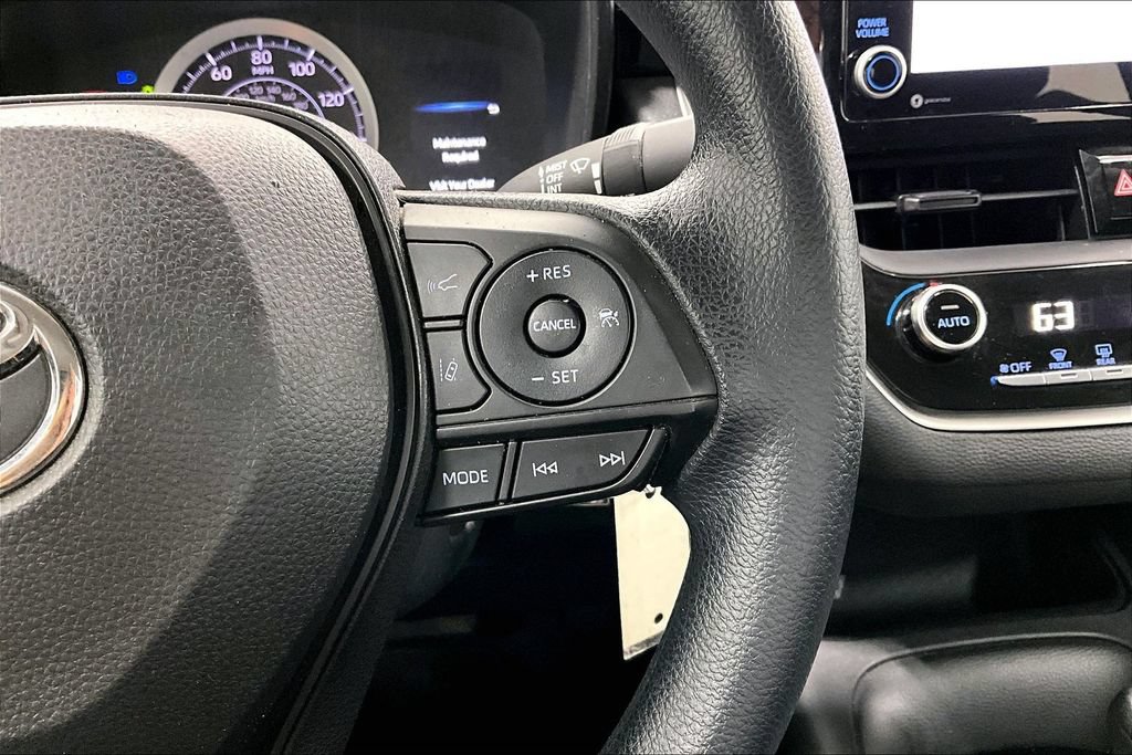 Used 2022 Toyota Corolla LE FWD image 25