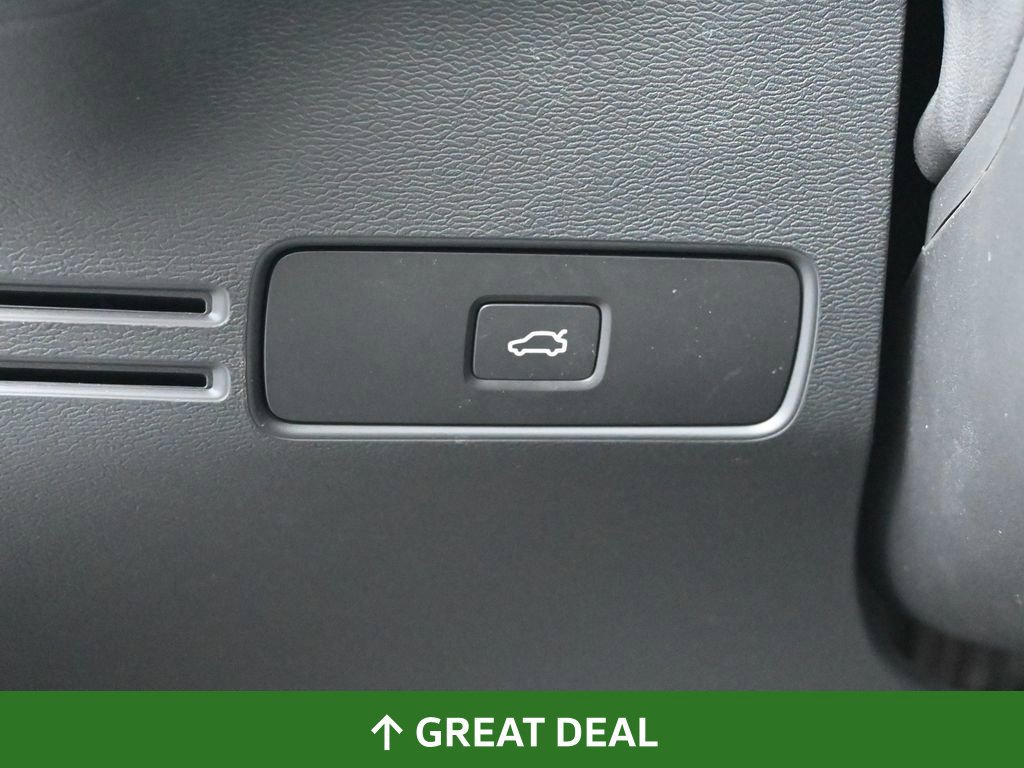 Used 2025 Volvo XC40 B5 Core AWD/4WD image 22