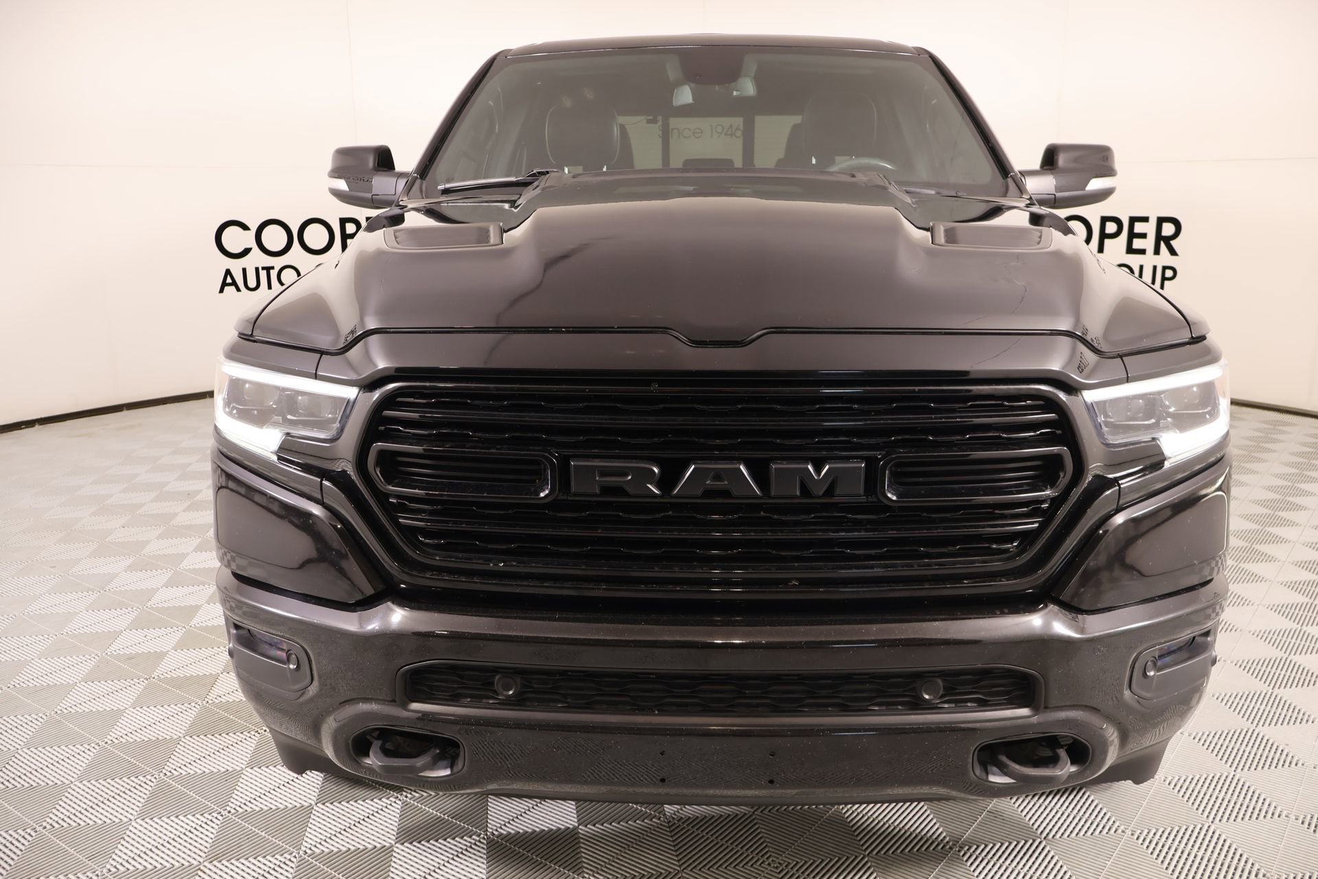 Used 2020 RAM 1500 Limited w/ Black Appearance Package image 10