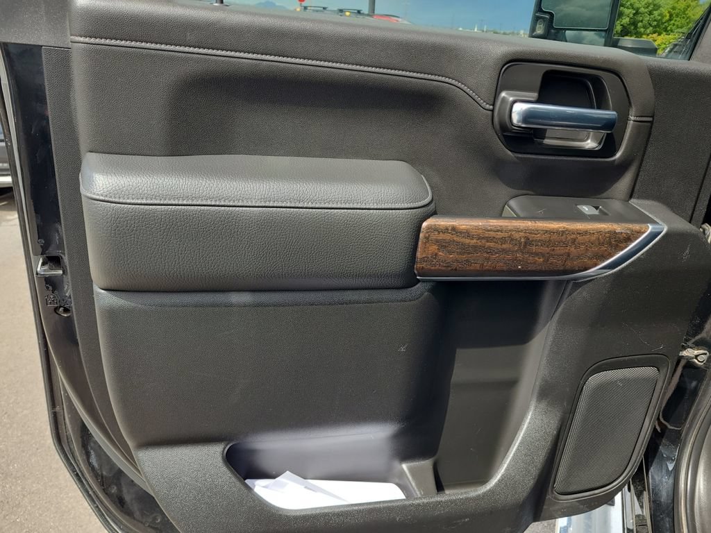 Used 2022 GMC Sierra 3500 Denali AWD/4WD image 32