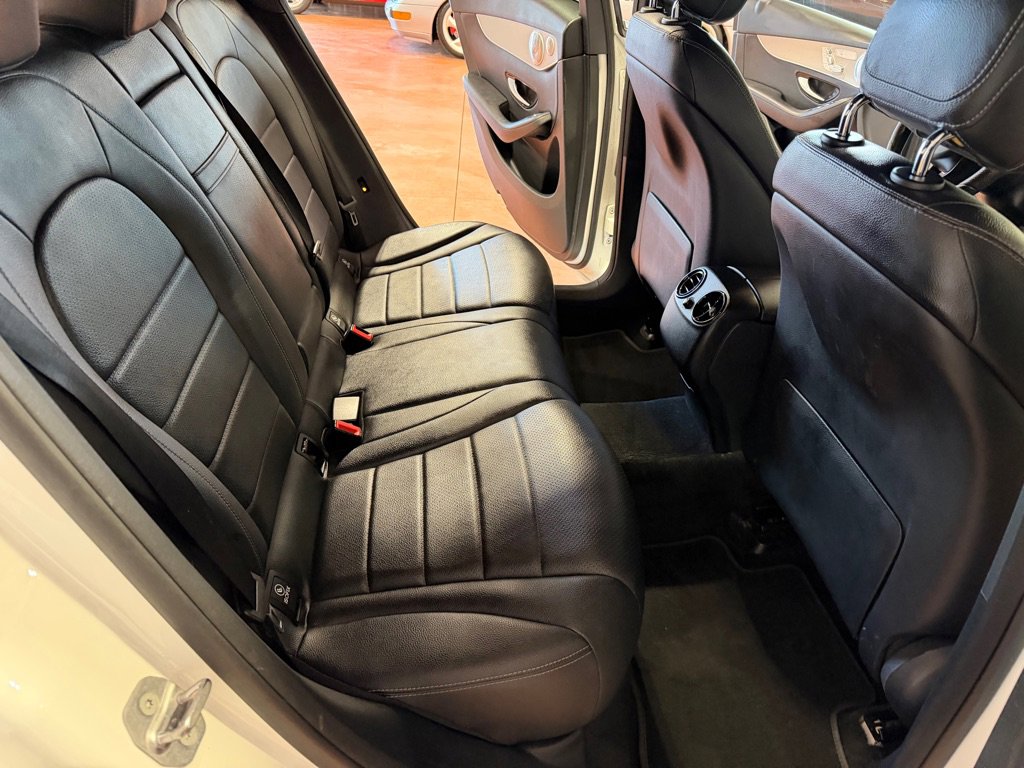 Used 2017 Mercedes-Benz GLC 300 4MATIC image 26