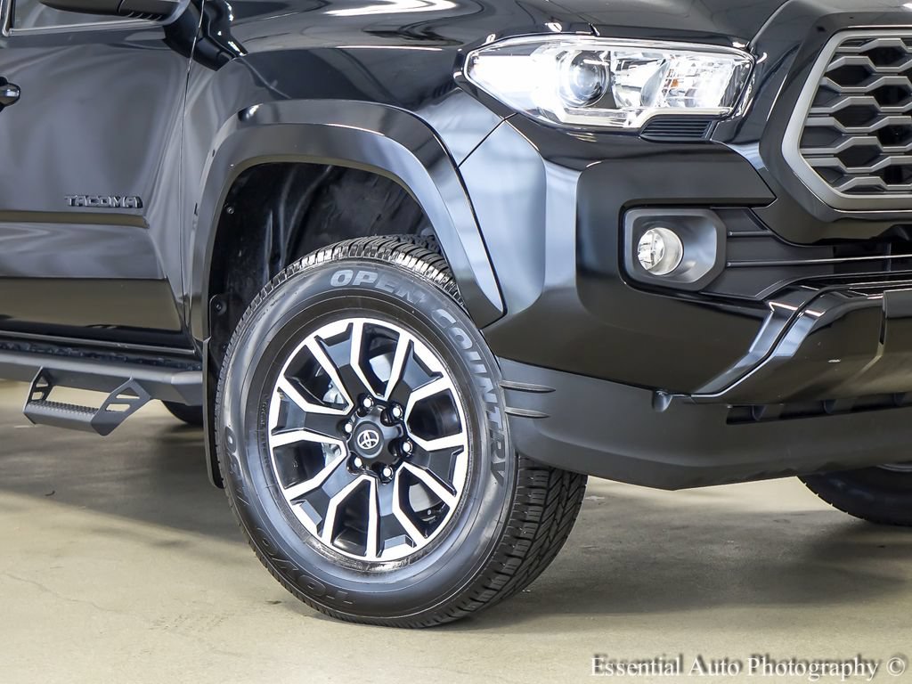 Used 2023 Toyota Tacoma TRD Sport AWD/4WD image 4