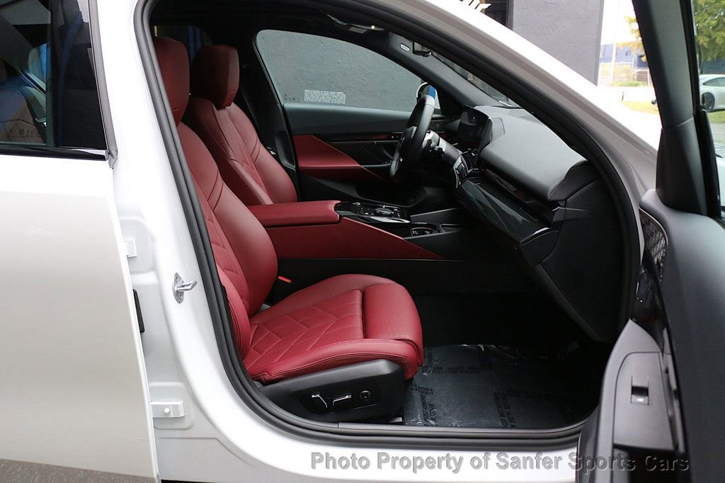 Used 2025 BMW 540i xDrive w/ Premium Package image 30