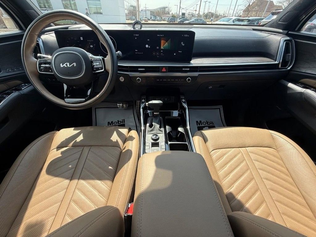 Used 2025 Kia Sorento SX Prestige w/ Olive Brown Leather Package image 16