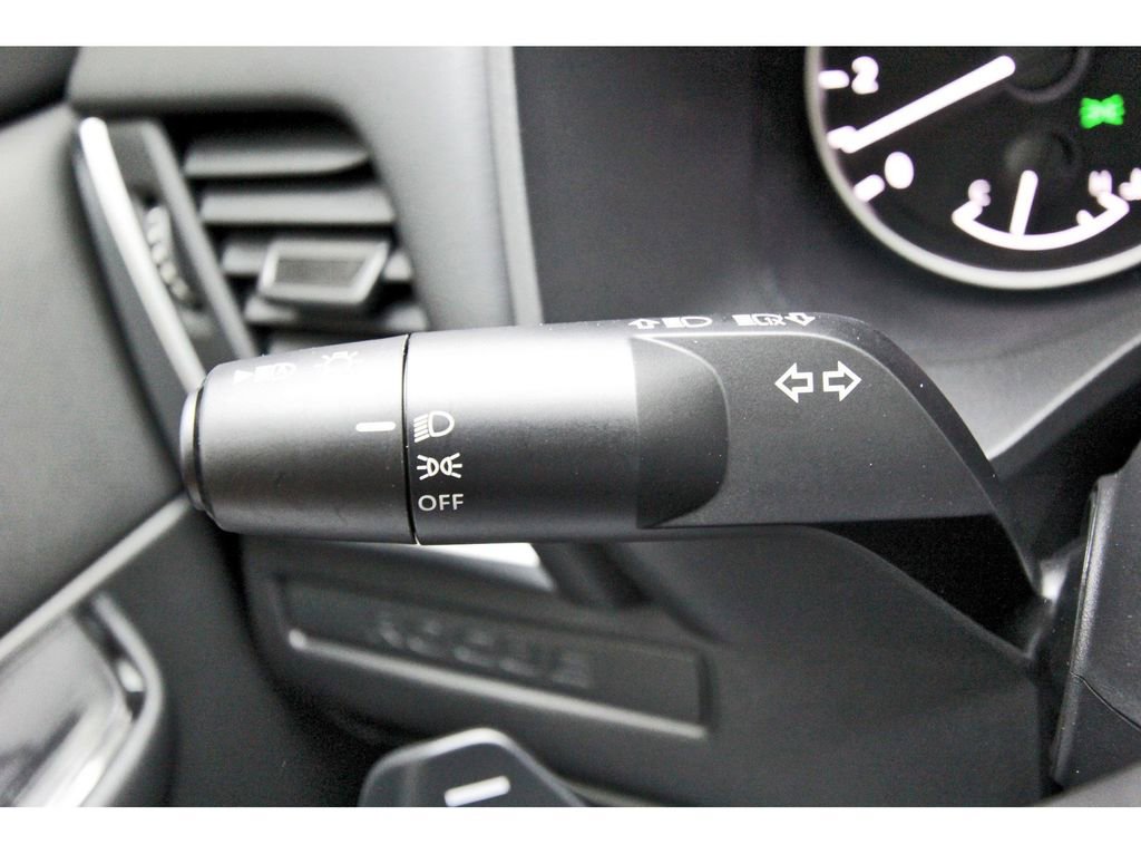 Used 2024 Nissan Rogue S image 15