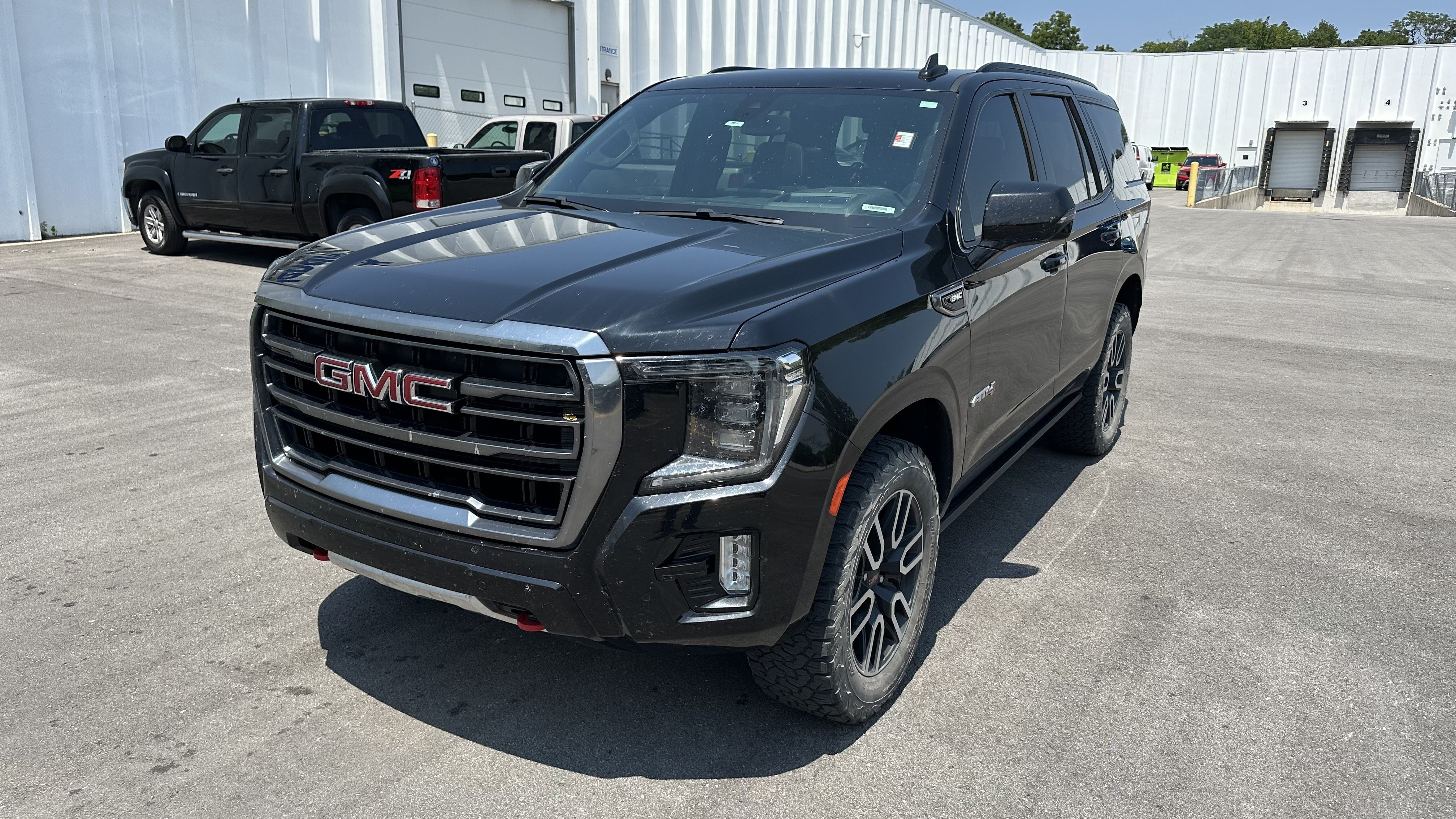 Used 2021 GMC Yukon AT4 w/ AT4 Premium Package AWD/4WD image 5