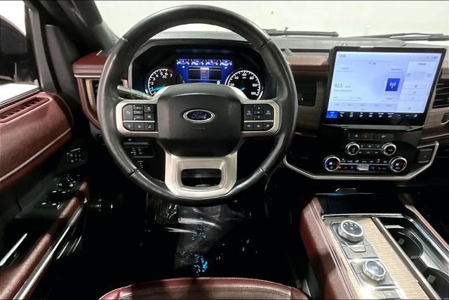 Used 2024 Ford Expedition Limited image 8