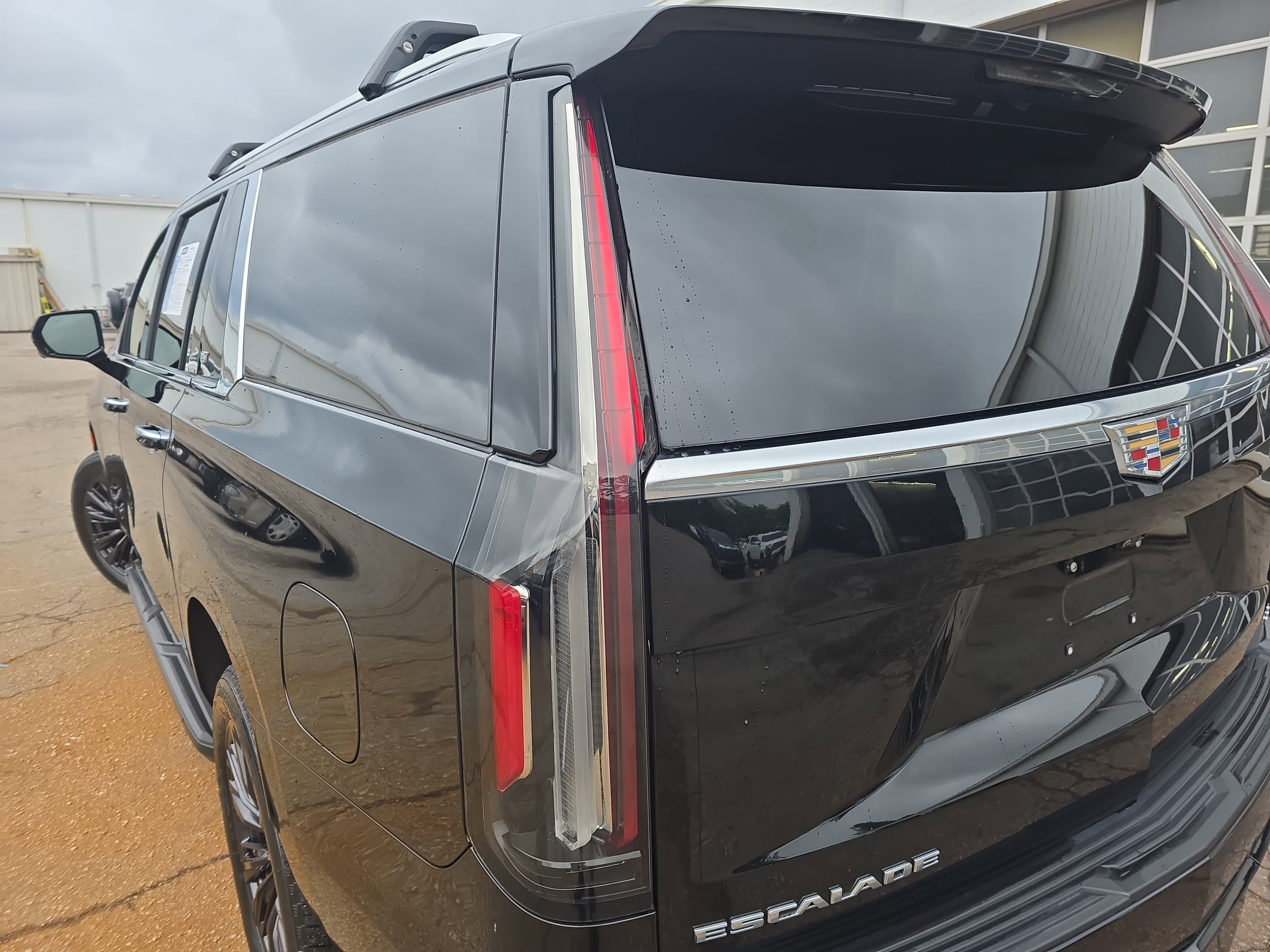 Certified 2023 Cadillac Escalade ESV Premium Luxury w/ LPO, Floor Liner Package AWD/4WD image 36