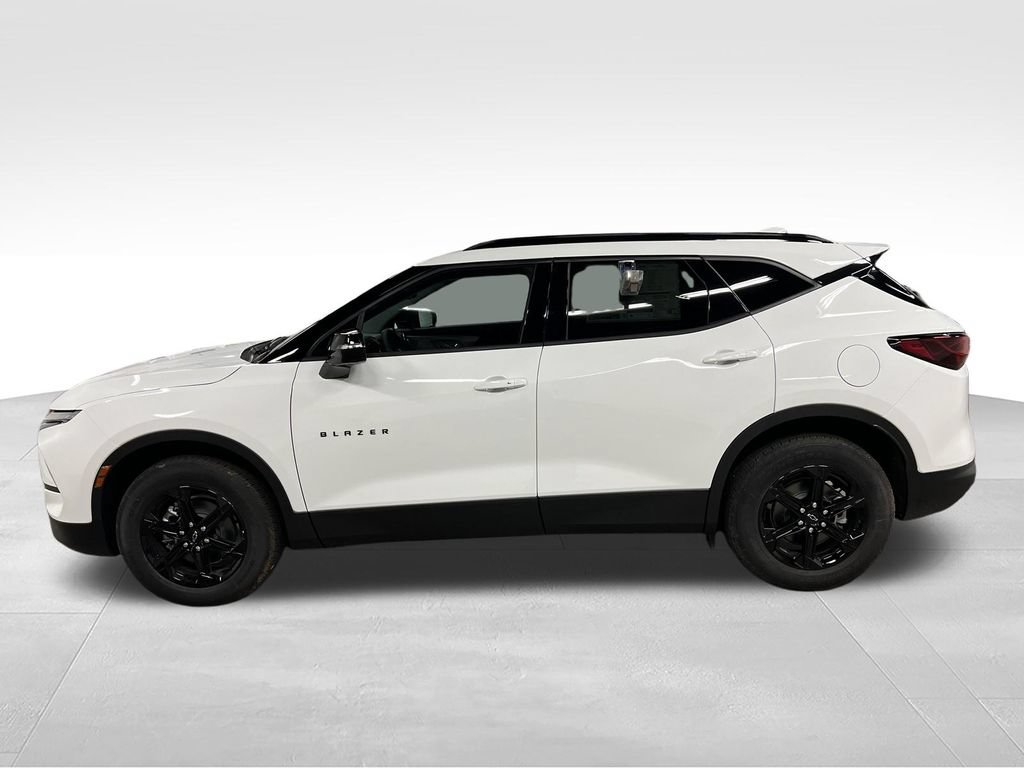 New 2026 Chevrolet Blazer LT w/ Sound & Technology Package AWD/4WD image 5