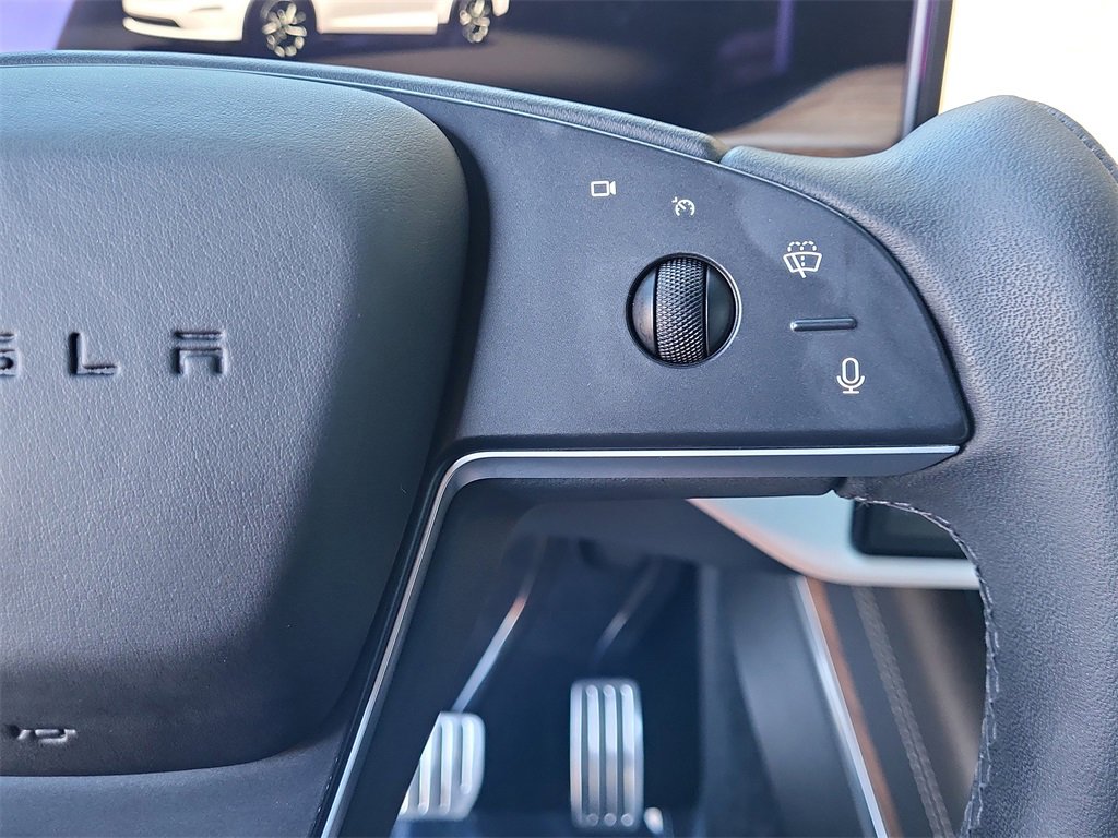 Used 2022 Tesla Model X image 23