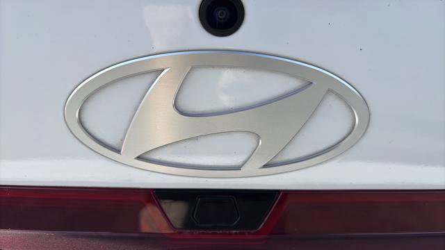 Used 2025 Hyundai Elantra Sport FWD image 12