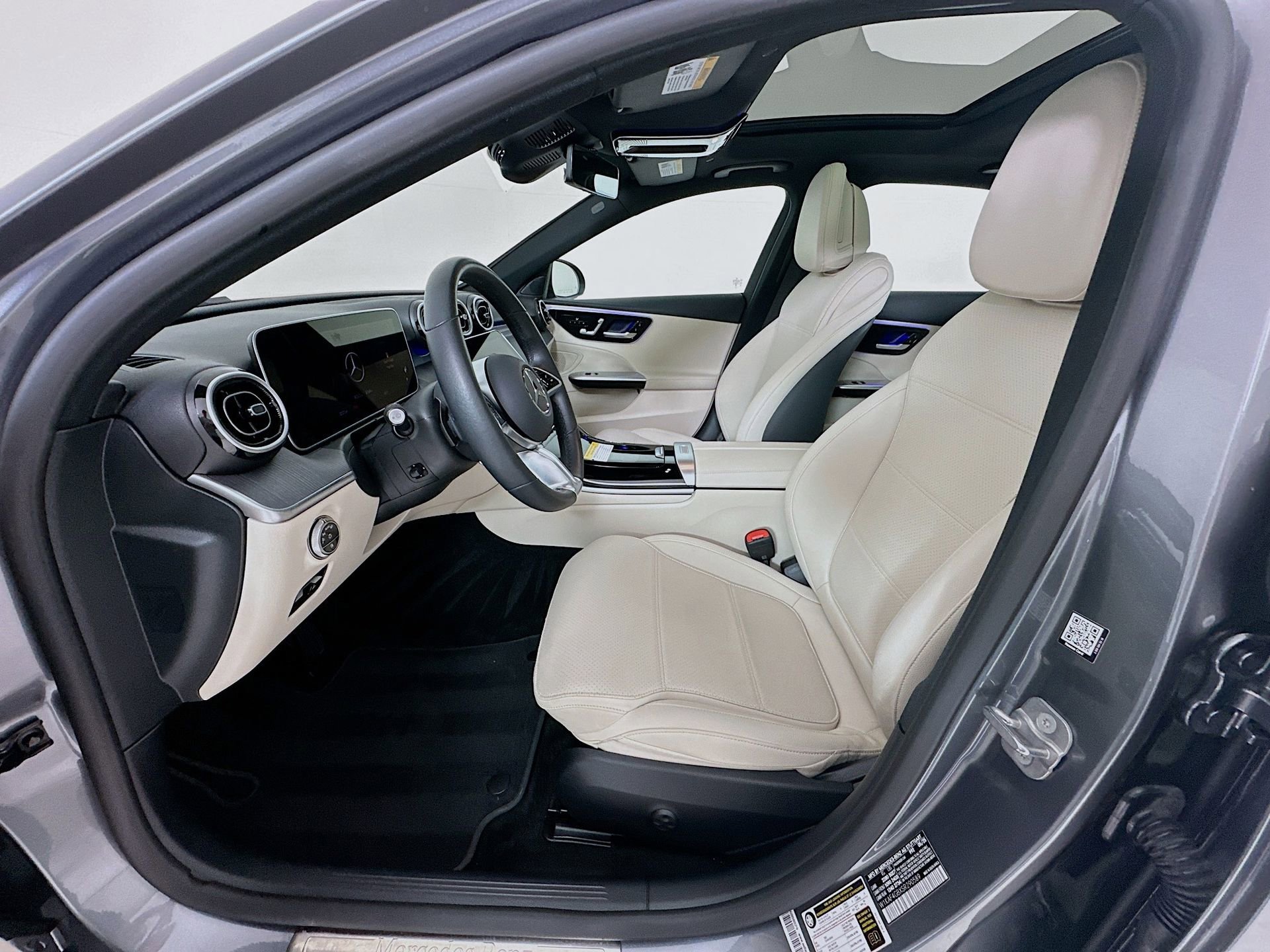 Used 2025 Mercedes-Benz C 300 Sedan image 21