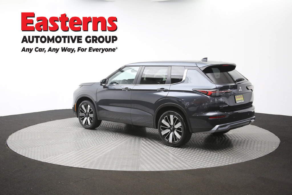 Used 2025 Mitsubishi Outlander SE FWD image 65