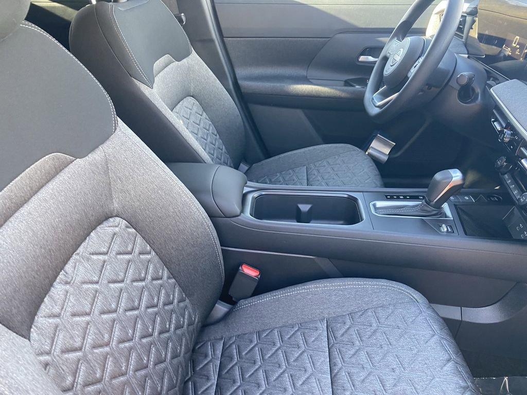 New 2026 Nissan Kicks SV image 9