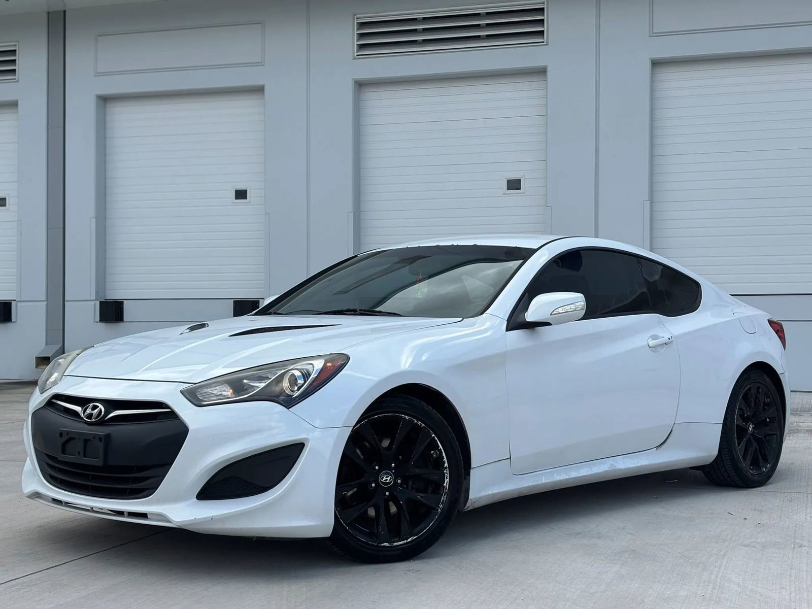 Used 2015 Hyundai Genesis 3.8 RWD image 5