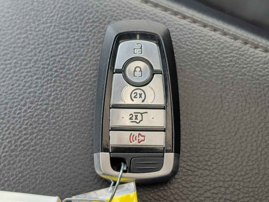 Used 2019 Ford Expedition Limited w/ Equipment Group 301A AWD/4WD image 39