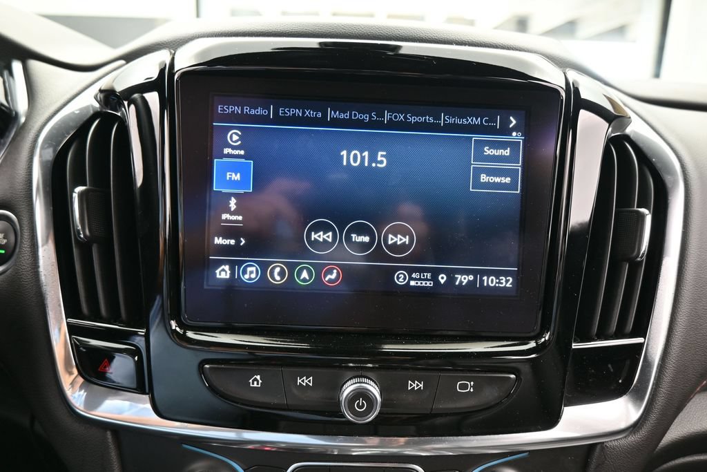 Used 2023 Chevrolet Traverse RS FWD image 32