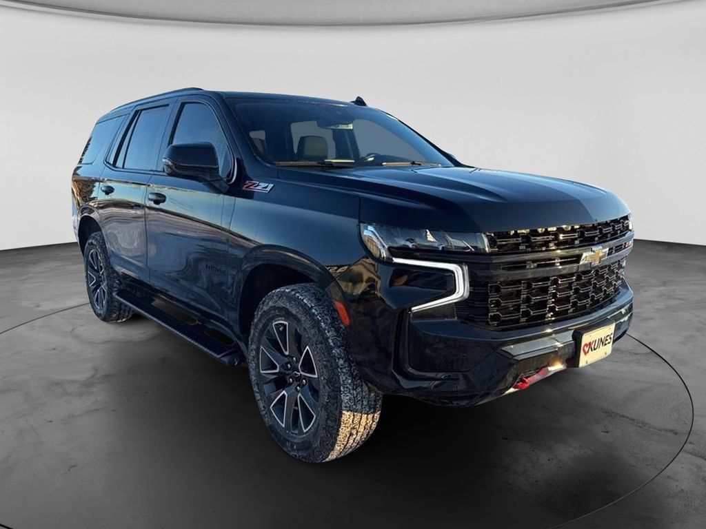 Used 2024 Chevrolet Tahoe Z71 w/ Luxury Package AWD/4WD image 4