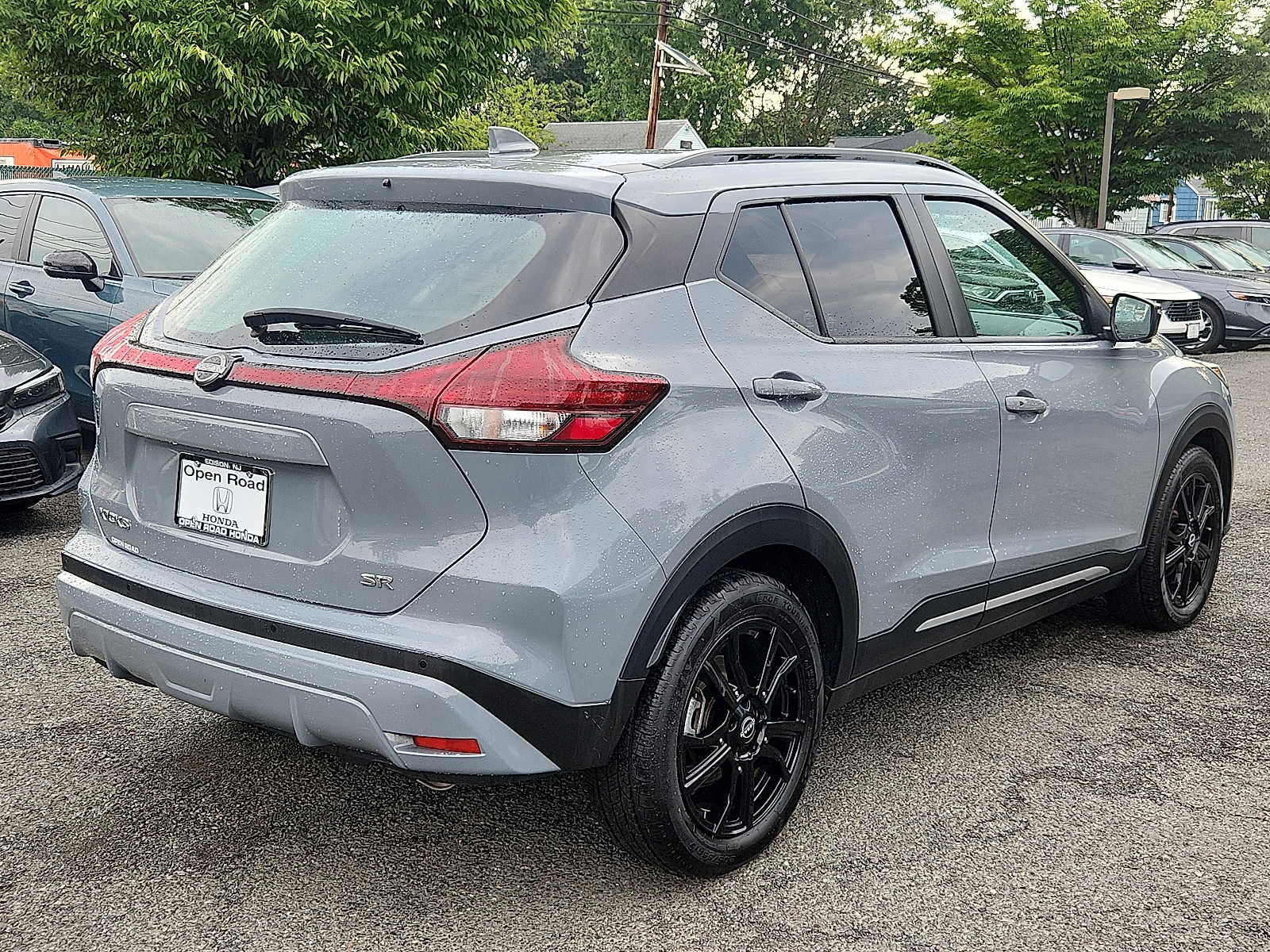 Used 2023 Nissan Kicks SR w/ SR Premium Package FWD image 6