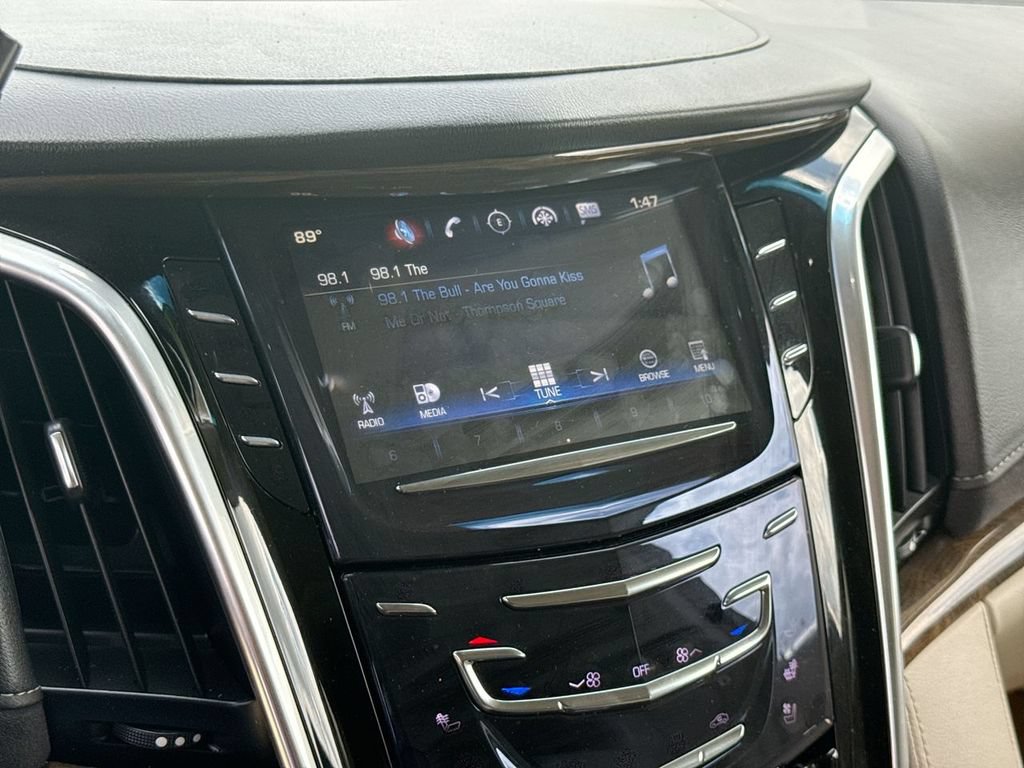 Used 2020 Cadillac Escalade ESV Premium Luxury AWD/4WD image 22