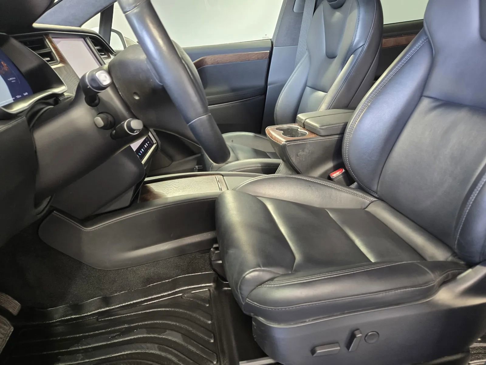 Used 2020 Tesla Model X Long Range image 12