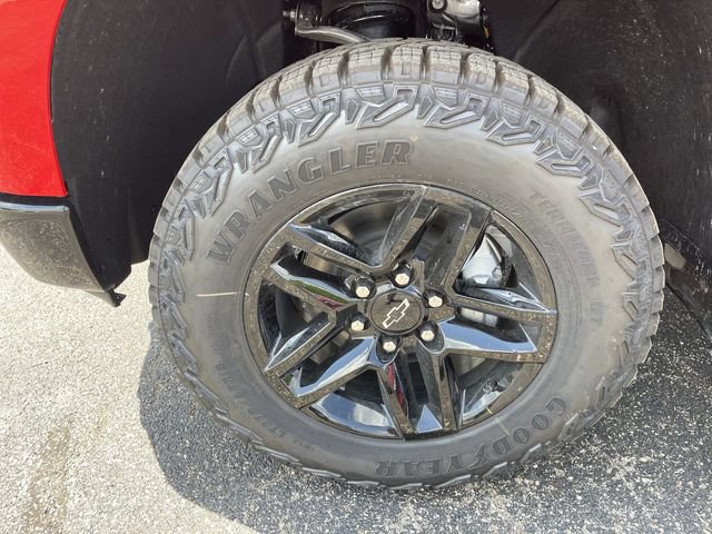 New 2026 Chevrolet Silverado 1500 Custom Trail Boss w/ LPO, Dark Essentials Package AWD/4WD image 10