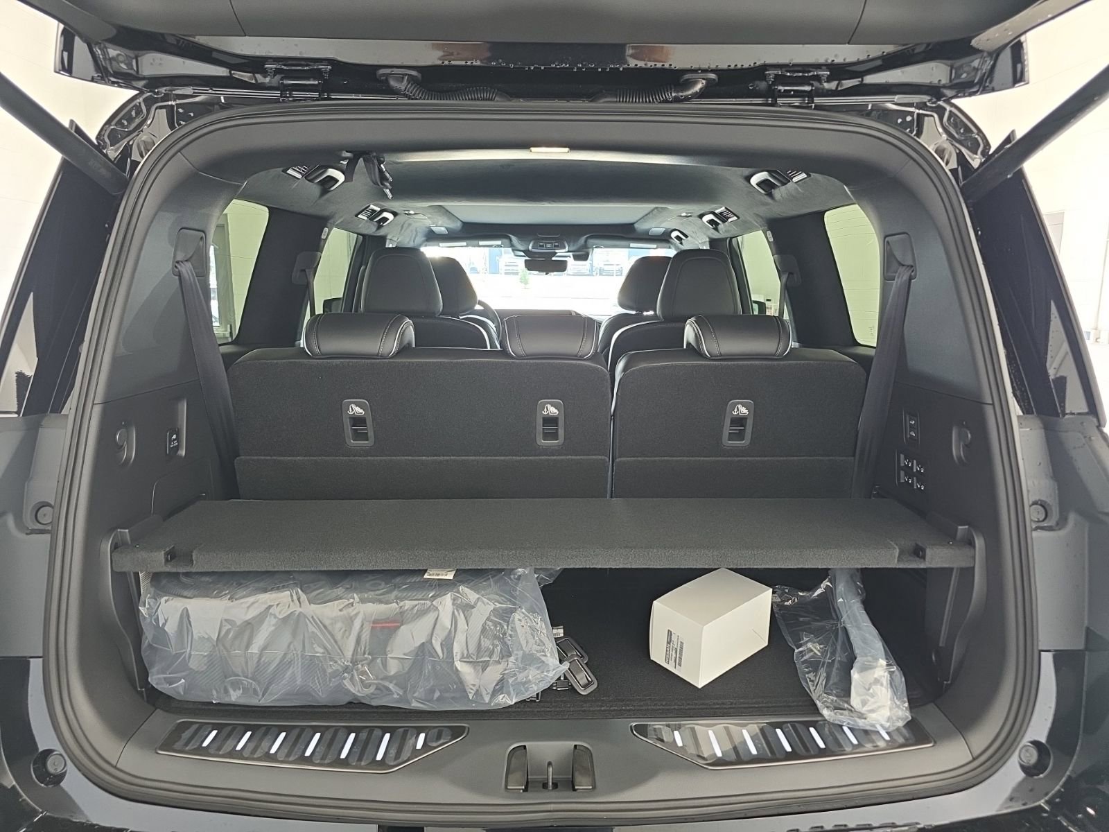 New 2026 INFINITI QX80 Autograph image 17