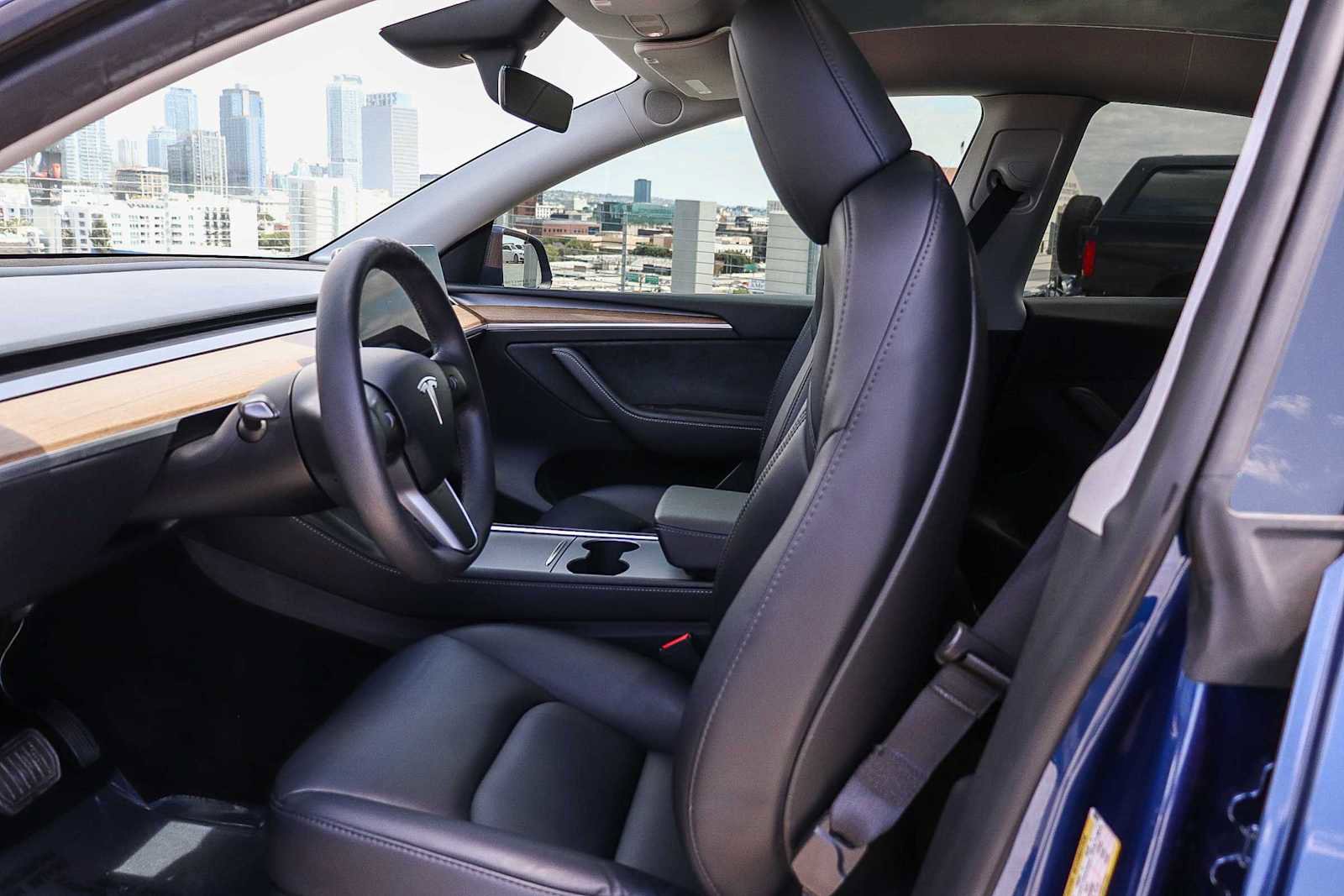 Used 2024 Tesla Model Y Long Range AWD/4WD image 16