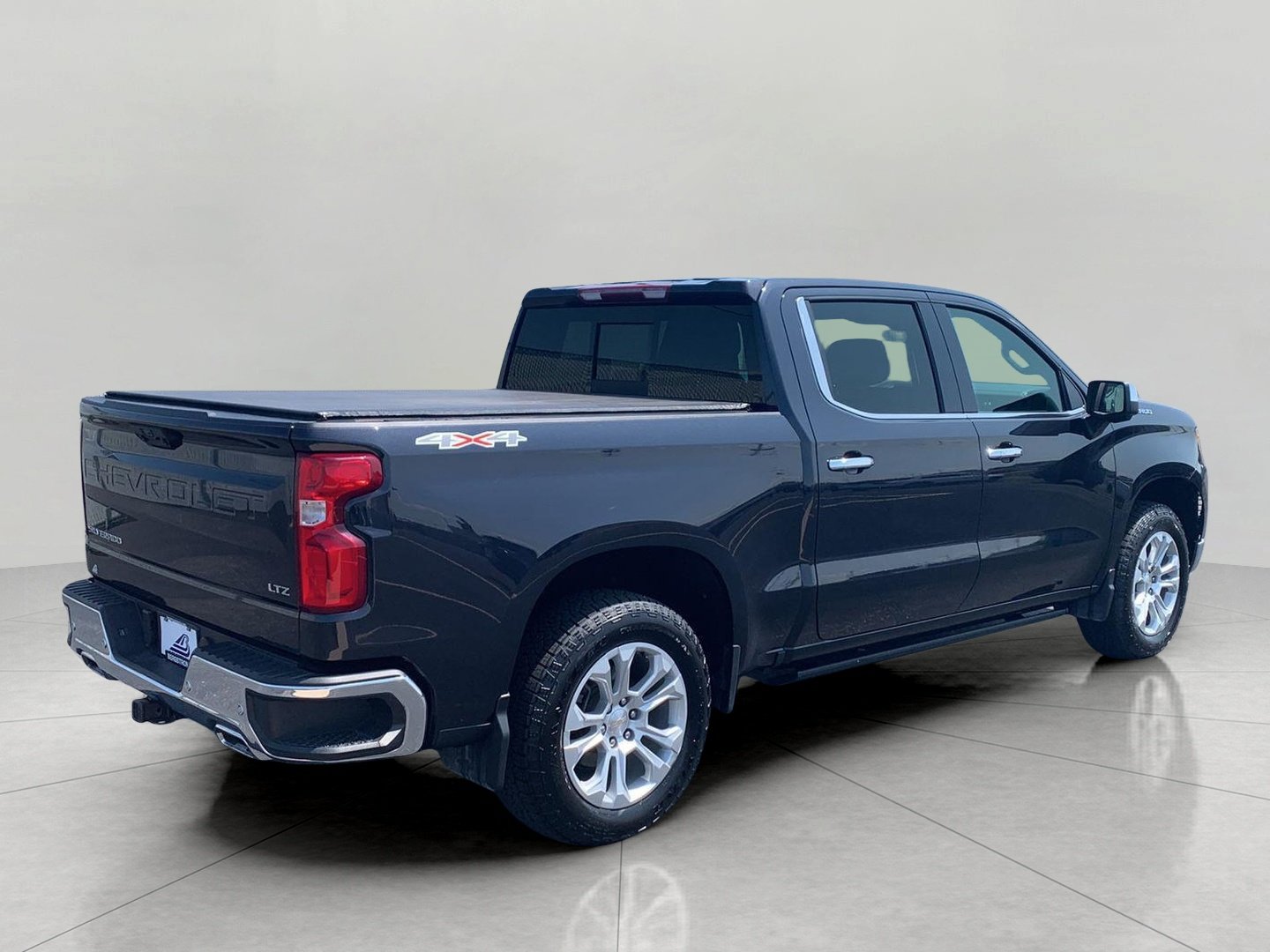 Used 2023 Chevrolet Silverado 1500 LTZ w/ LTZ Convenience Package II AWD/4WD image 7