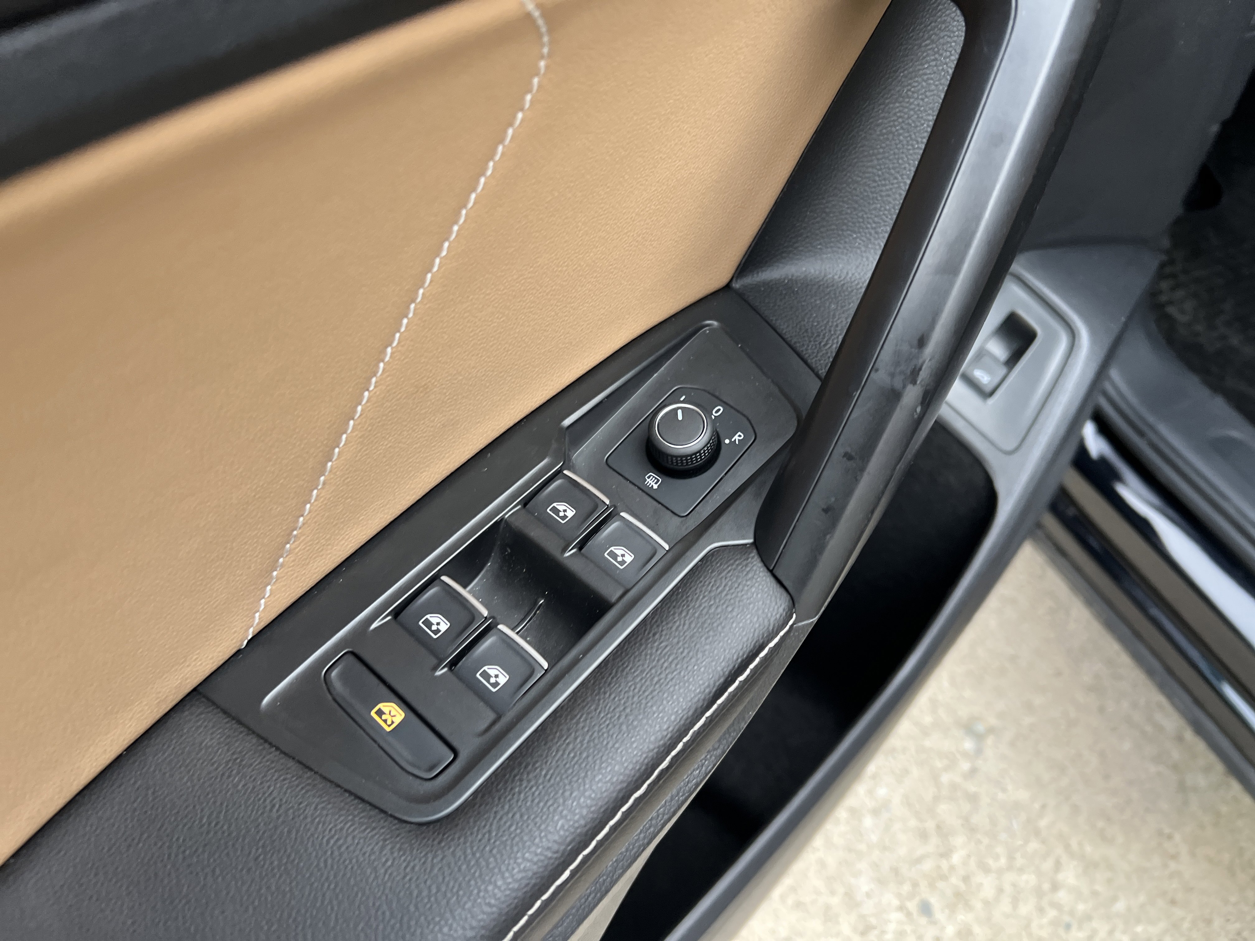 Certified 2023 Volkswagen Tiguan SE w/ Panoramic Sunroof Package FWD image 14