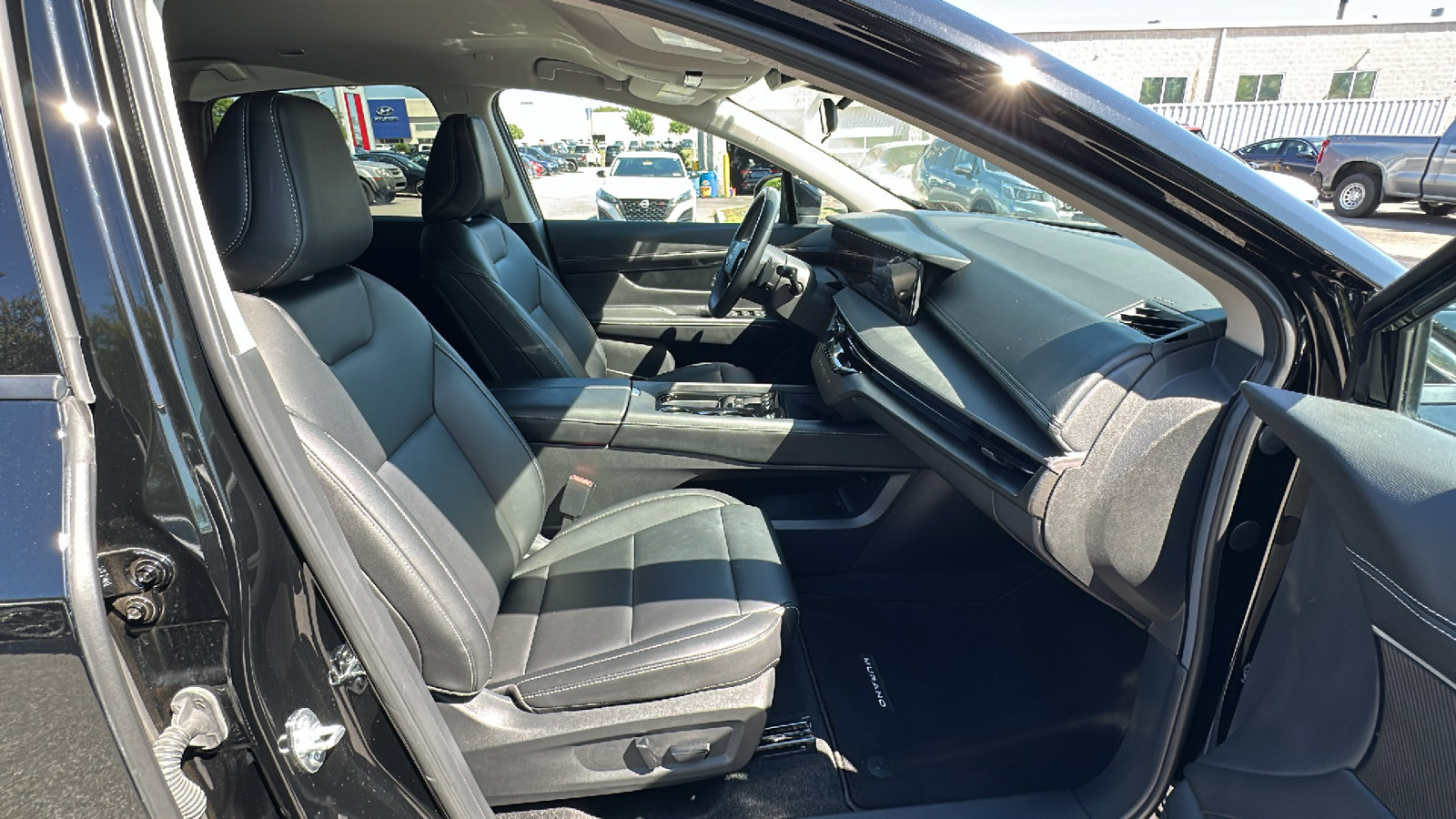 Certified 2025 Nissan Murano SV AWD/4WD image 22