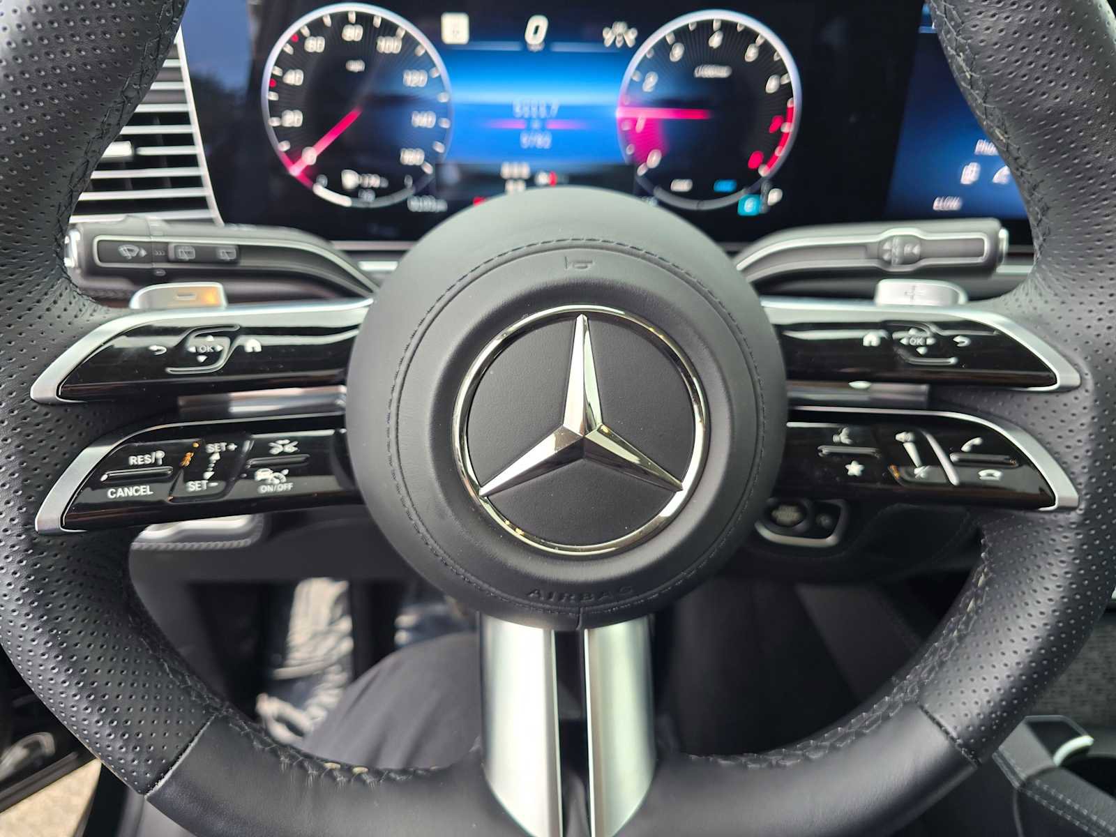 Used 2024 Mercedes-Benz GLS 580 4MATIC image 26