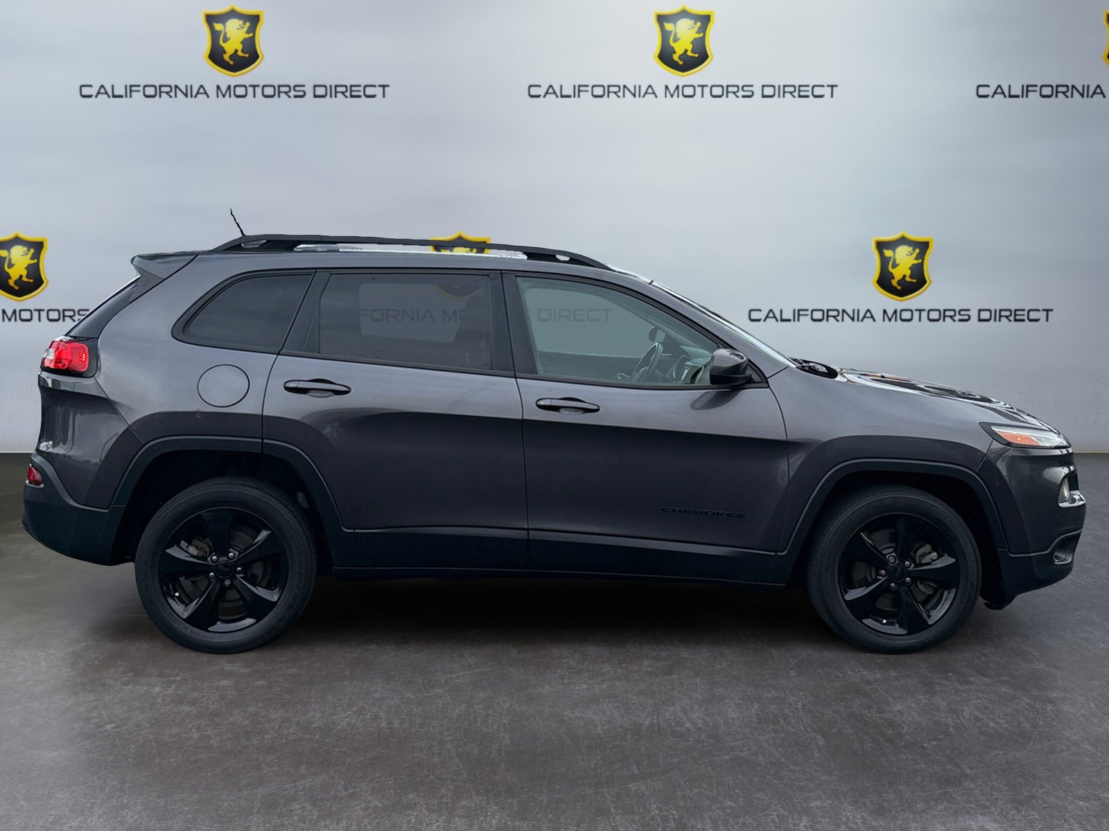 Used 2018 Jeep Cherokee Latitude w/ Altitude Package image 6