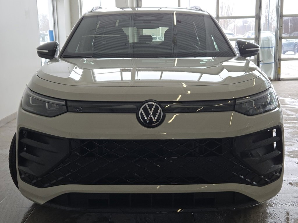 New 2026 Volkswagen Tiguan SE R-Line image 3