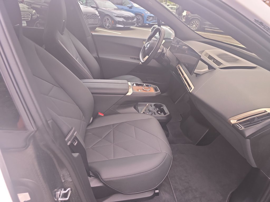 Used 2024 BMW iX xDrive50 AWD/4WD image 11