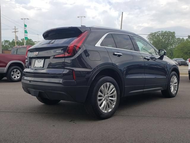 Used 2024 Cadillac XT4 Luxury w/ Cold Weather Package AWD/4WD image 3