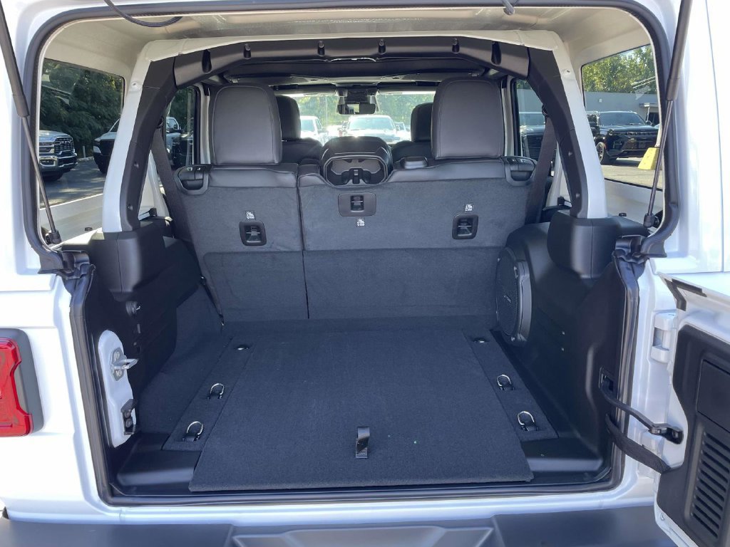 New 2027 Jeep Wrangler Unlimited Sahara AWD/4WD image 42