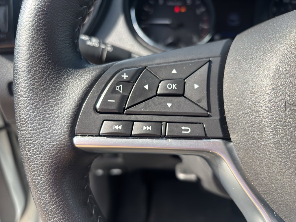 Used 2022 Nissan Rogue Sport SL w/ Premium Package image 17